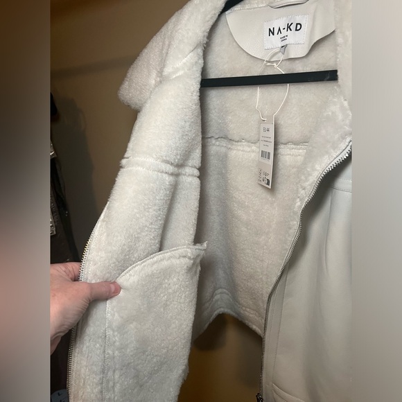 New (NWT) Frosty White Faux Leather and Shearling Jacket, size 44 (US size 14) - Picture 11 of 15